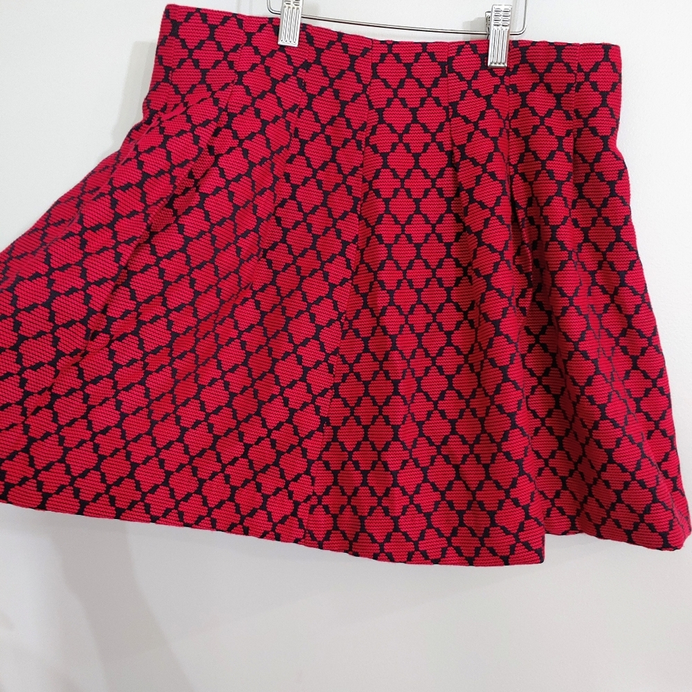 Red quadratic skirt